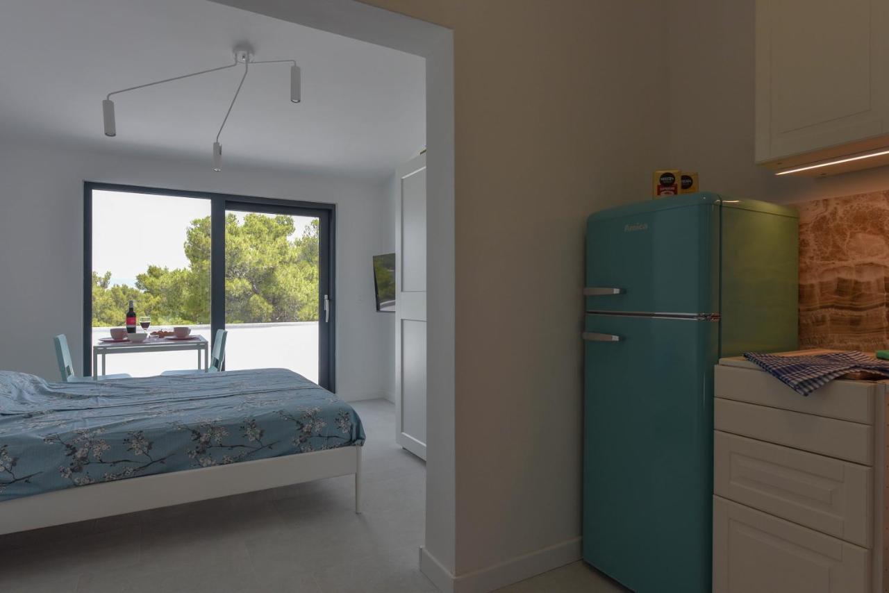 Lazaneo Seafront Apartments, Jelsa  Esterno foto
