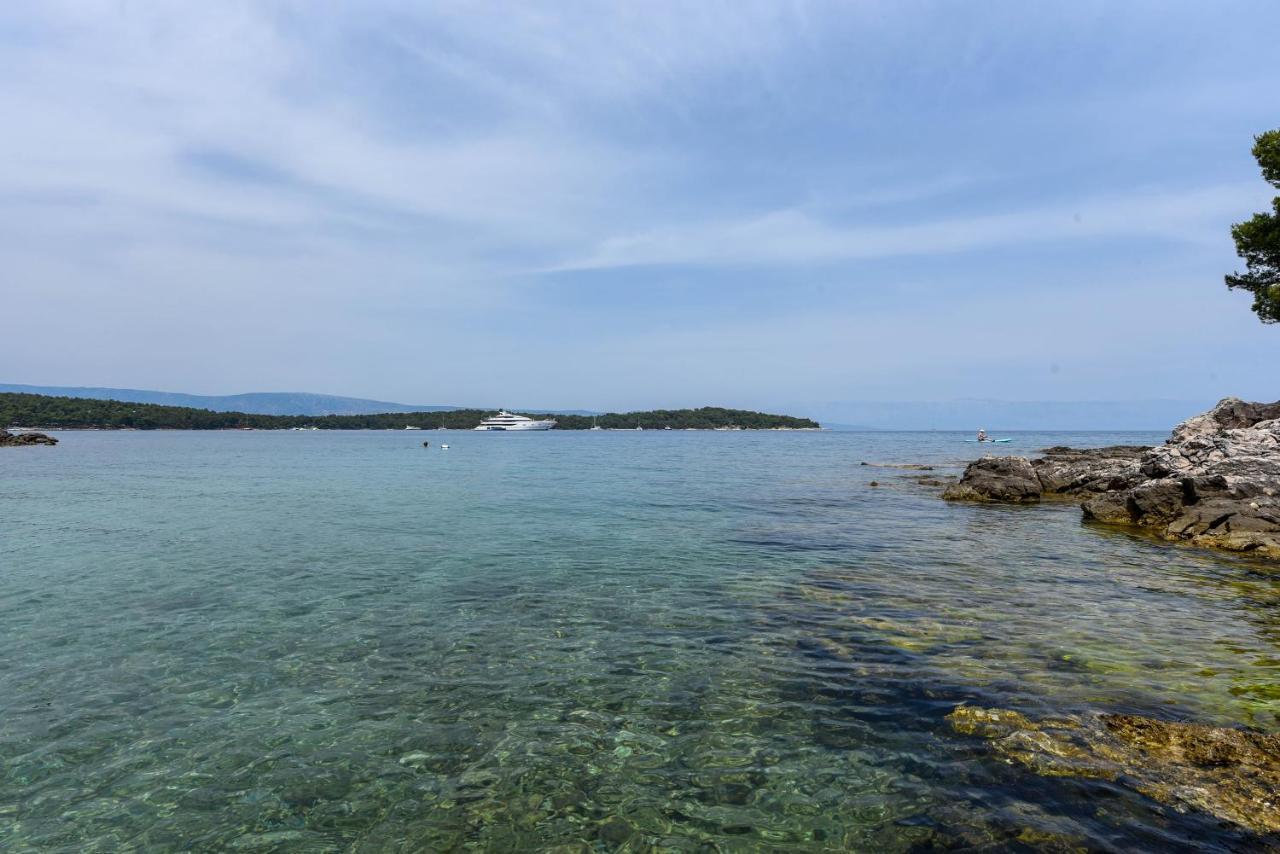 Lazaneo Seafront Apartments, Jelsa  Esterno foto