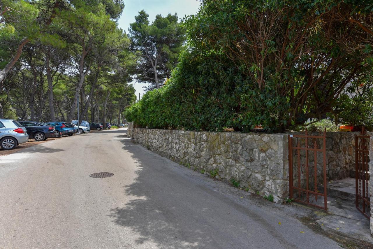 Lazaneo Seafront Apartments, Jelsa  Esterno foto