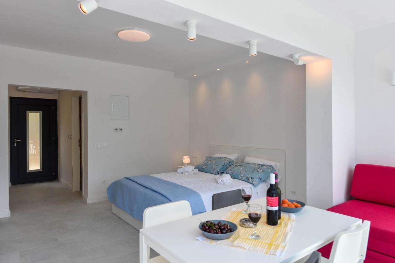 Lazaneo Seafront Apartments, Jelsa  Esterno foto