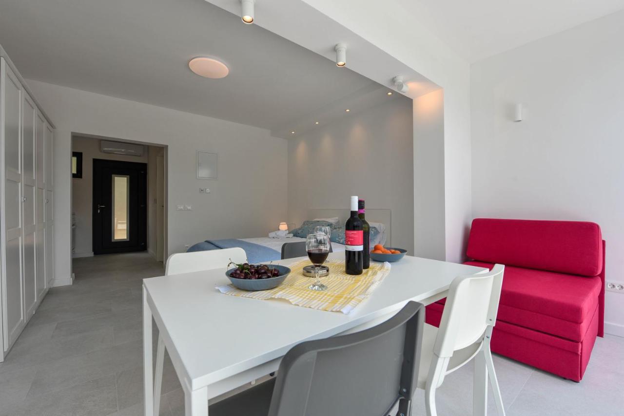 Lazaneo Seafront Apartments, Jelsa  Esterno foto