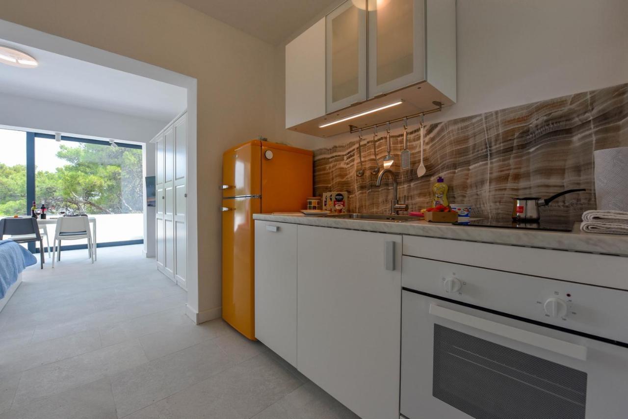 Lazaneo Seafront Apartments, Jelsa  Esterno foto