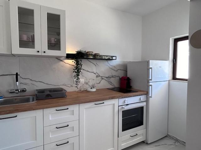 Lazaneo Seafront Apartments, Jelsa  Esterno foto