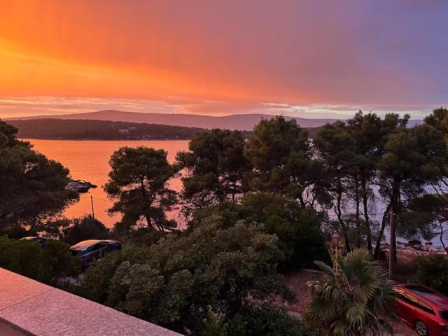 Lazaneo Seafront Apartments, Jelsa  Esterno foto