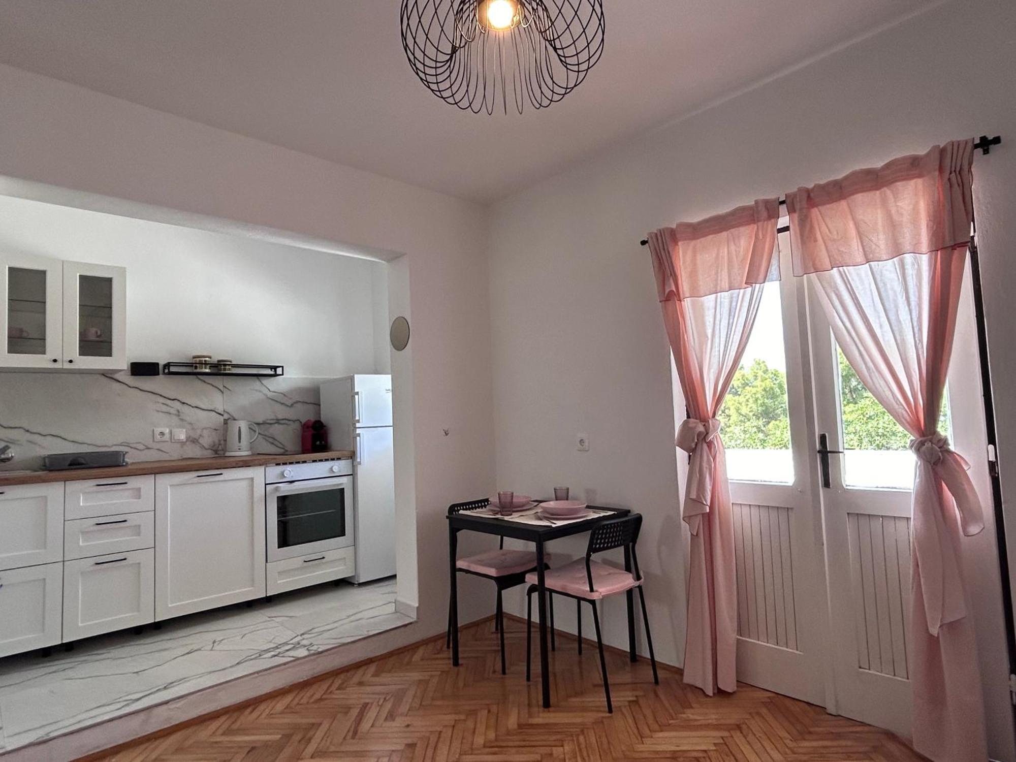 Lazaneo Seafront Apartments, Jelsa  Esterno foto